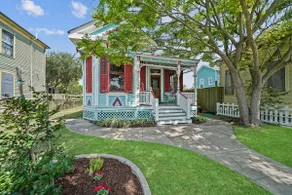 Charming Cottage near Cruise Terminals and Beach! - Image 2