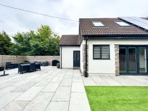 Beautiful cosy rural retreat with parking! - Image 2
