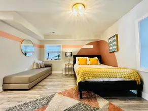 Peaceful & Airy Modern-Chic Condo in Trendy Pilsen - Image 3
