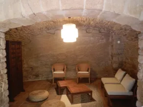 cottage in Peratallada - Image 4