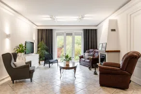 Villa Suburbia Budapest - Pool - Hot Tub - BBQ - Parking - Image 4