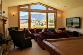 Relaxing Sierra Sunrise Family Getaway w/ EV Level 2 Charger - 4 bdrm 3 1/2 bath - Image 3