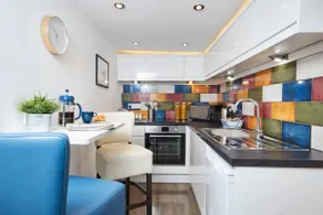 Cosy Apt w/ Free Gym/Pool Access: Fast WiFi Nr EMA - Image 5