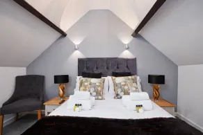 Stylish Duplex nr EMA with Free Gym & Pool Access - Image 5