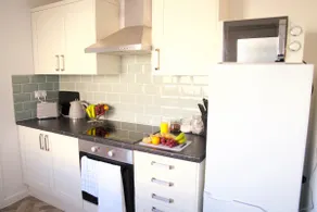 St Johns Hse-Sleeps 6-Fully Equipped-Workers-short, long stays - Image 3