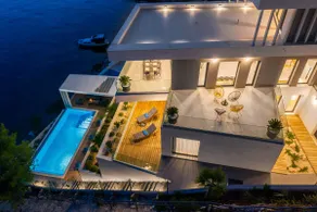 Beachfront Villa Extravaganza with Infinity Pool - Image 2