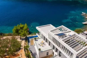 Beachfront Villa Extravaganza with Infinity Pool - Image 5