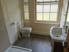 Wagtail 2BR forest cottage next to lake & beach - Image 3