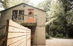 Carriage House minutes from Town & Denison - Image 5