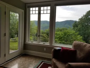 Mountain Retreat in Blacksburg - Image 4