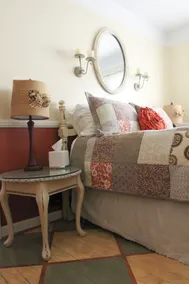 The Honeybee Inn: A Historic Downtown Oasis - Image 2