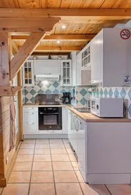 cozy and quiet cottage-style private apartment - Image 3