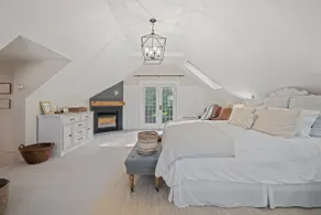 Luxury In The Heart Of Wine Country - Image 3