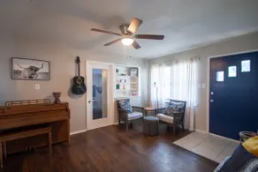Bright & comfy 3 bed home close to stadium/airport - Image 3