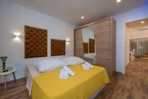 Luxury with gallery, heated pool only for you-KLIS CRO - Image 4