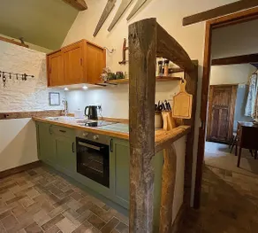 Kit Cottage, Mocktree Barns, nr Ludlow - Image 4