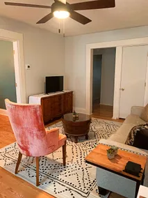 Clean & Cozy on Cove- Priv Home & Parking - low $ - Image 4