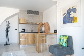 Karat Suites - Suite 916° - Image 4