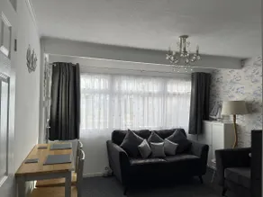 2 bed dog friendly chalet on sunbeach Scratby - Image 3