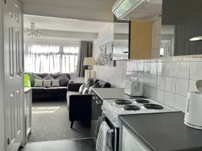 2 bed dog friendly chalet on sunbeach Scratby - Image 5