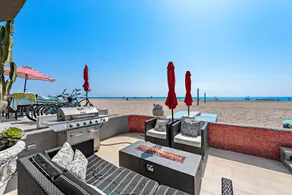 3 Story Oceanfront Home with Jacuzzi in Newport Beach on the Sand! - Image 5