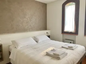 Seclusive Apartment in Sirmione near Lake - Image 2