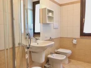 Seclusive Apartment in Sirmione near Lake - Image 4