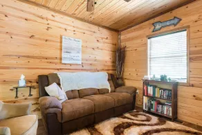 Treehouse Cabin/ Beach and Lake Access - Image 3