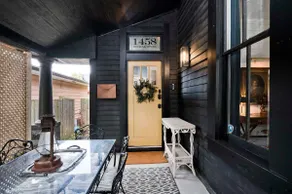 Stylish Home, Near Lucas Oil, Free Parking - Image 2