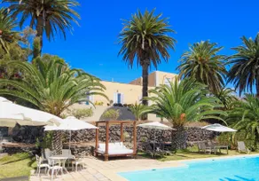 Agréable villa adaptée aux familles avec terrasse, piscine privée et jardin | Vue montagne | Avec animaux autorisés - Image 3