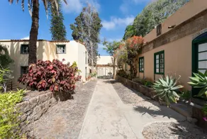 Agréable villa adaptée aux familles avec terrasse, piscine privée et jardin | Vue montagne | Avec animaux autorisés - Image 5