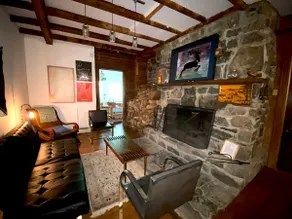 Huge eclectic space w/ private pool. 1.5hr to city - Image 3