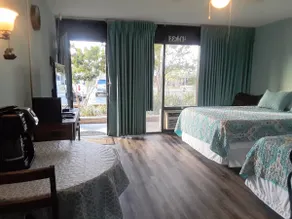 Benjamin's Pier at Laguna Reef Resort - Image 2