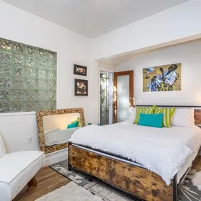 Historic Laurel Canyon-Romantic Wonderland Retreat - Image 3