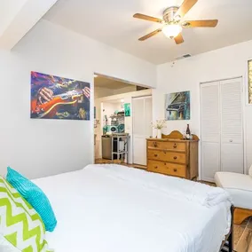Historic Laurel Canyon-Romantic Wonderland Retreat - Image 4