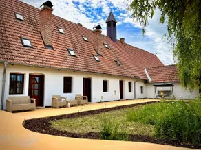 Comfort & Convenience with a Touch of History - Image 2