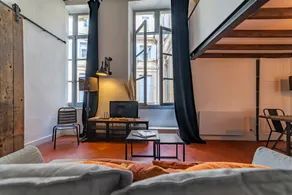 🏛️ Loft at the Maison Carrée – 2/4 people – ⭐⭐⭐ - Image 4