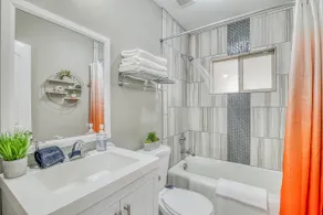☀6 KING BEDS/2 BATH/AIRPORT/PARKING/14 GUESTS✈ - Image 4