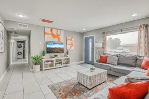 ☀6 KING BEDS/2 BATH/AIRPORT/PARKING/14 GUESTS✈ - Image 3