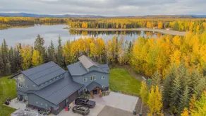 Lake House with great northern lights view! - Image 2