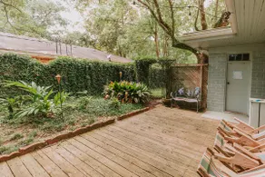 Walk to the beach & Downtown - Oakshade Main Suite - Image 4