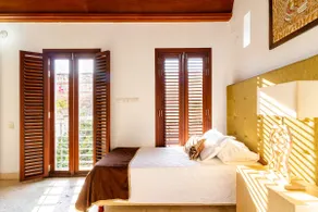 STUNNING VILLA w/Private Terrace & Splash Pool in the Old Town - Image 3