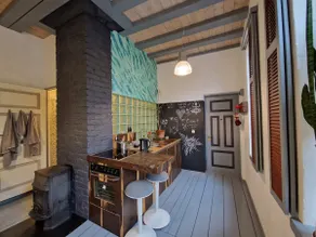Small studio apartment in centre with free parking - Image 3