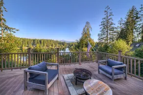 Lake Front Cabin. View, Private Dock & Hot Tub. - Image 3