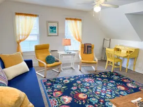 Freedom House Retro Inspired Cottage Apartment - Image 5