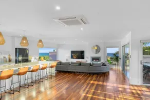 Luxurious Terrace Hideaway with a Heated Pool - Image 3