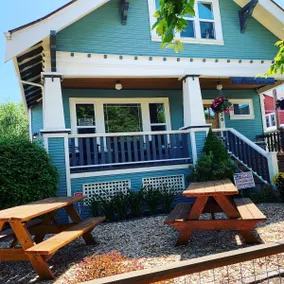 2BR Suite on Alberta St in hip art district - Image 3