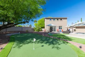Luxusurlaubsort, beheizter Pool, Spa, Spielzimmer, Sauna, Putting Green ... - Image 2