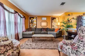 NICE WHOLE HOUSE sleeps 25+minutes to everything - Image 5