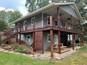 Lake Cabin Getaway - Image 2